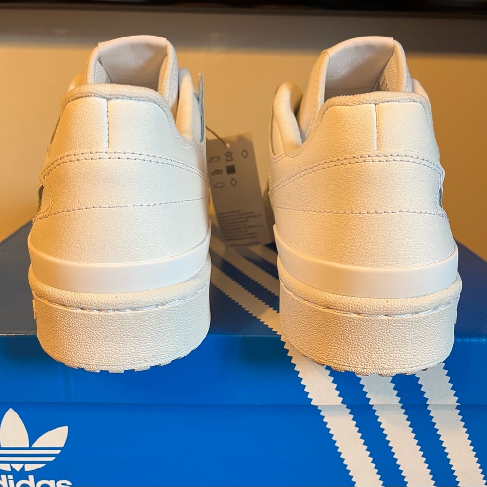 ADIDAS Forum Low Trainers - Picture 7 of 11